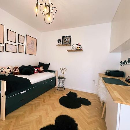 Cosy Penthouse - Large Balconies With Views - 5Min Disneyland Serris Luaran gambar