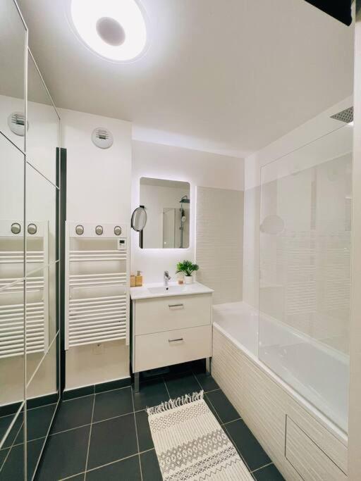 Cosy Penthouse - Large Balconies With Views - 5Min Disneyland Serris Luaran gambar